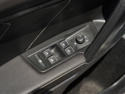 Used 2023 Volkswagen Tiguan SE FWD image 42