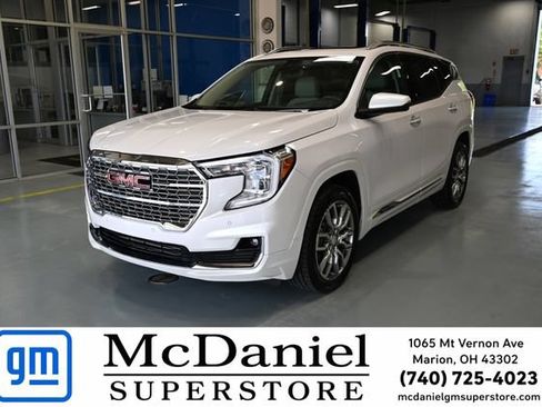Used 2023 GMC Terrain Denali AWD/4WD image 1