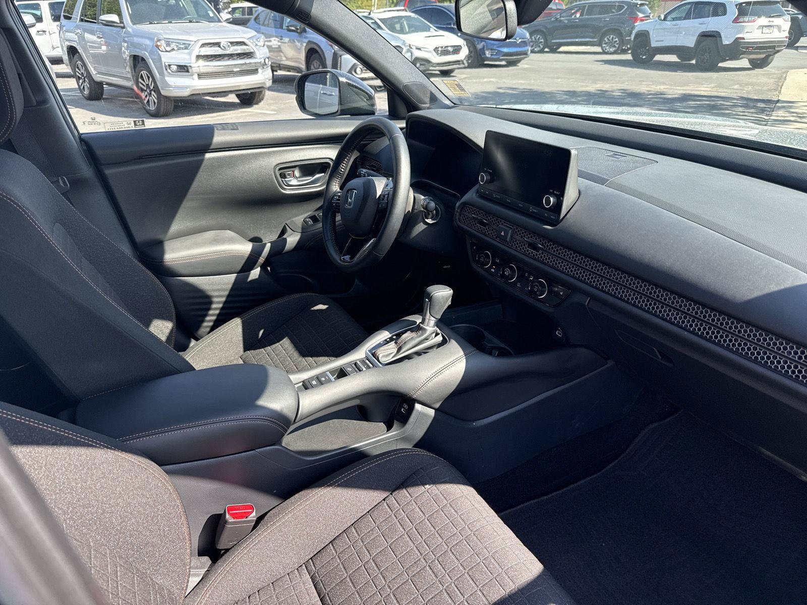Certified 2025 Honda HR-V Sport image 27