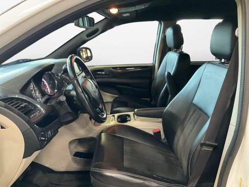 Used 2019 Dodge Grand Caravan SXT FWD image 9
