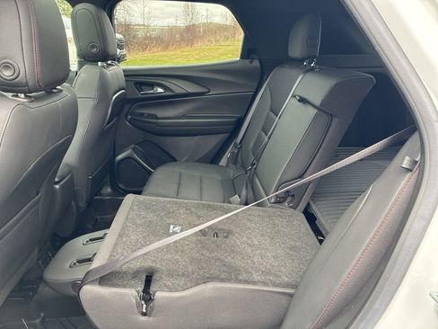 Used 2023 Chevrolet TrailBlazer RS w/ Sun and Liftgate Package image 40