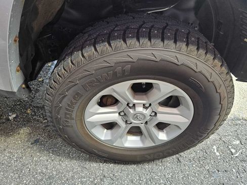 Used 2014 Toyota 4Runner SR5 AWD/4WD image 8