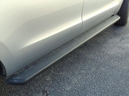 Used 2024 Ford Expedition Max XLT image 8