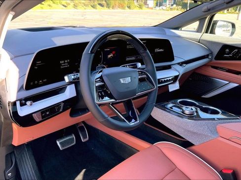 New 2026 Cadillac Optiq Sport 2 image 9