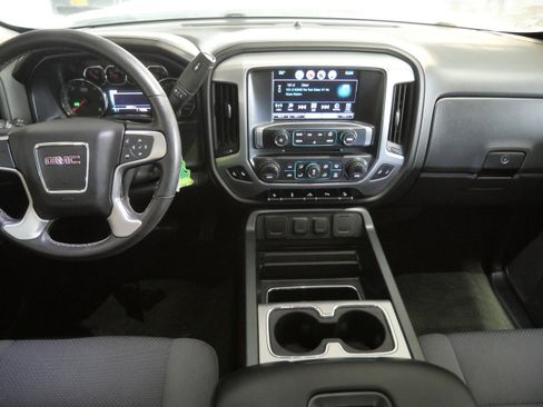 Used 2018 GMC Sierra 1500 SLE image 10