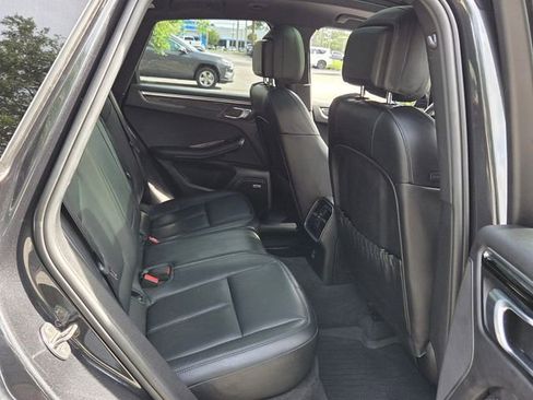 Used 2021 Porsche Macan AWD/4WD image 21