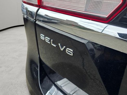 Used 2023 Volkswagen Atlas SEL AWD/4WD image 18