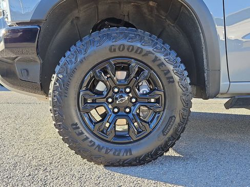 Used 2024 Chevrolet Silverado 1500 ZR2 w/ Technology Package image 11