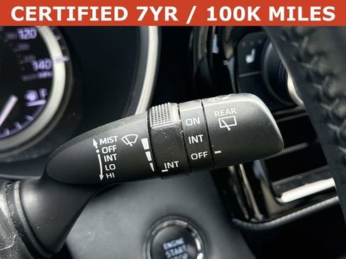 Used 2022 Toyota Highlander XSE image 26