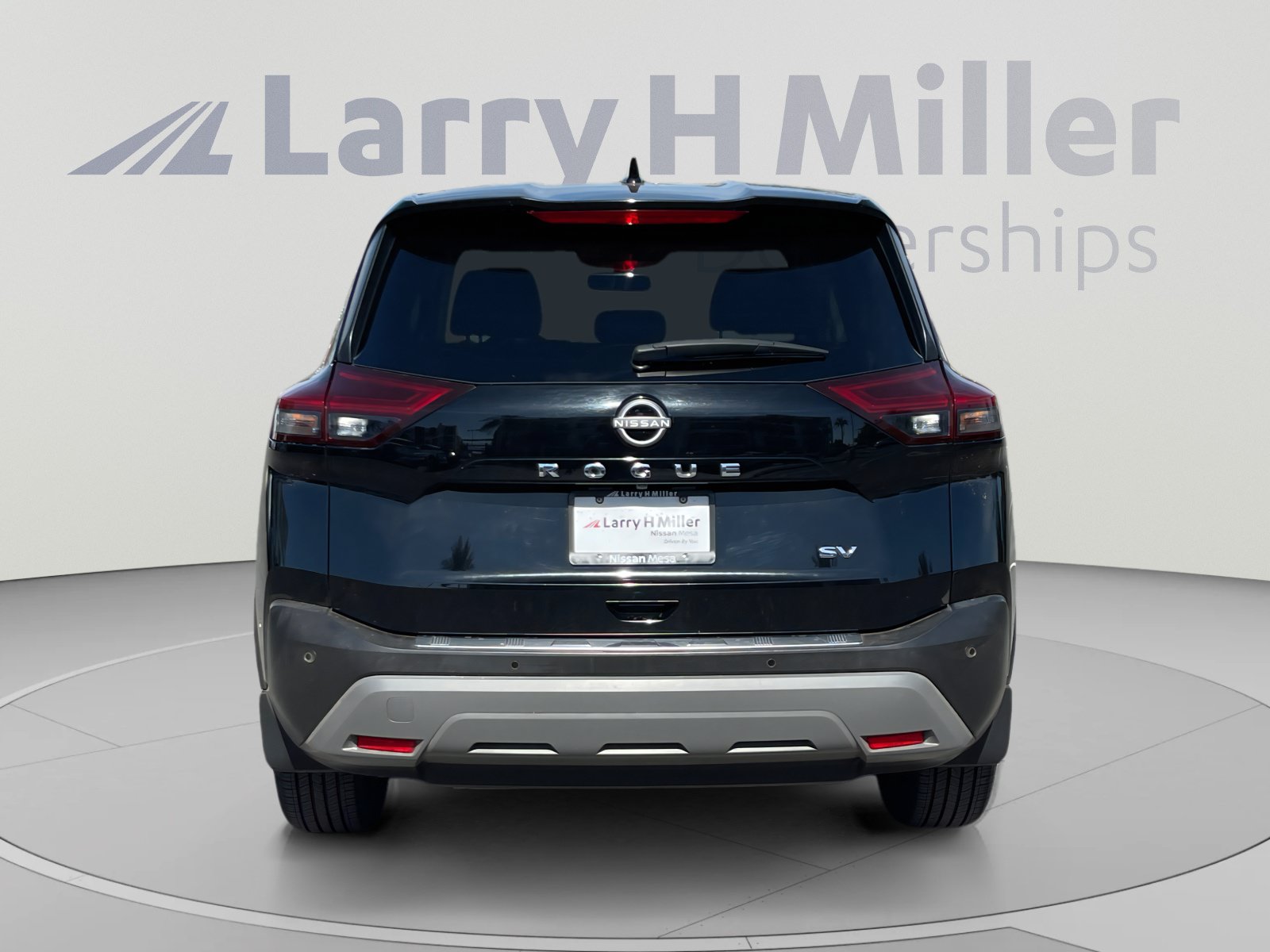 Used 2023 Nissan Rogue SV FWD image 4