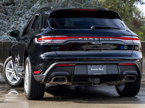 Certified 2025 Porsche Macan AWD/4WD image 3