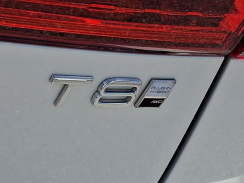 Certified 2025 Volvo XC60 T8 Plus w/ Climate Package AWD/4WD image 30