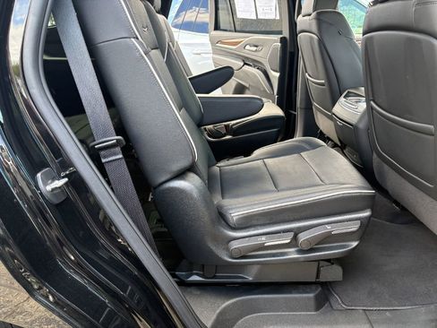 Used 2023 Cadillac Escalade Premium Luxury w/ Performance Package AWD/4WD image 17