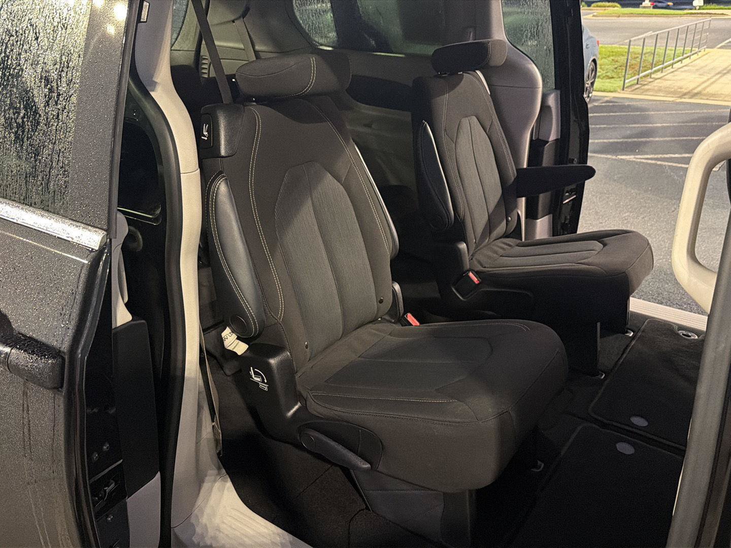 Used 2023 Chrysler Voyager LX FWD image 14