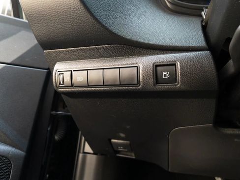 Used 2021 Toyota Corolla LE FWD image 41