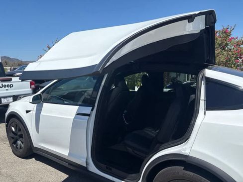 Used 2023 Tesla Model X AWD/4WD image 9