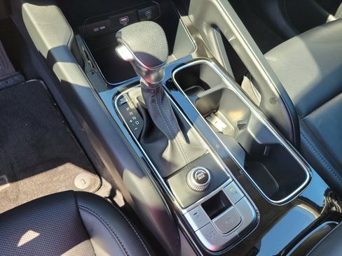 Used 2023 Kia Telluride LX FWD image 28