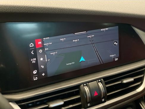 Used 2023 Alfa Romeo Giulia Veloce RWD image 9