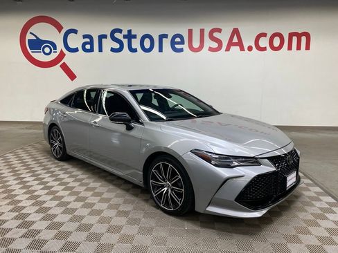Used 2019 Toyota Avalon Touring image 1