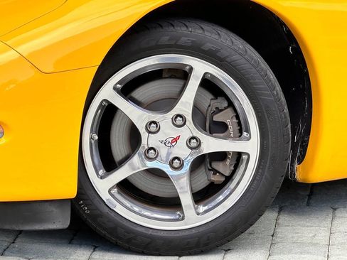 Used 2004 Chevrolet Corvette Convertible w/ Preferred Equipment Group RWD image 4