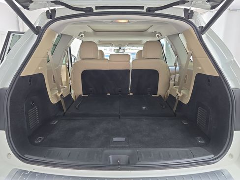 Used 2020 Nissan Pathfinder Platinum image 14