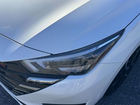 Used 2024 Nissan Versa SR w/ Trunk Package image 9