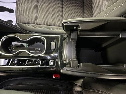 Used 2022 Buick Envision Preferred FWD image 19