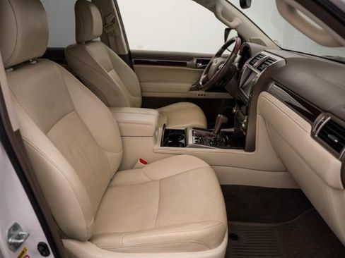 Used 2017 Lexus GX 460 Luxury w/ Preferred Accessory Package AWD/4WD image 20