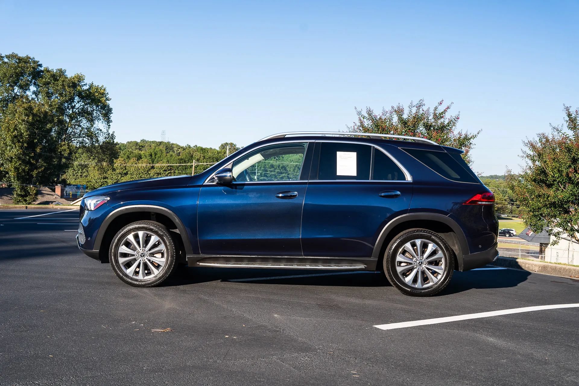 Used 2020 Mercedes-Benz GLE 350 4MATIC w/ Premium Package image 4
