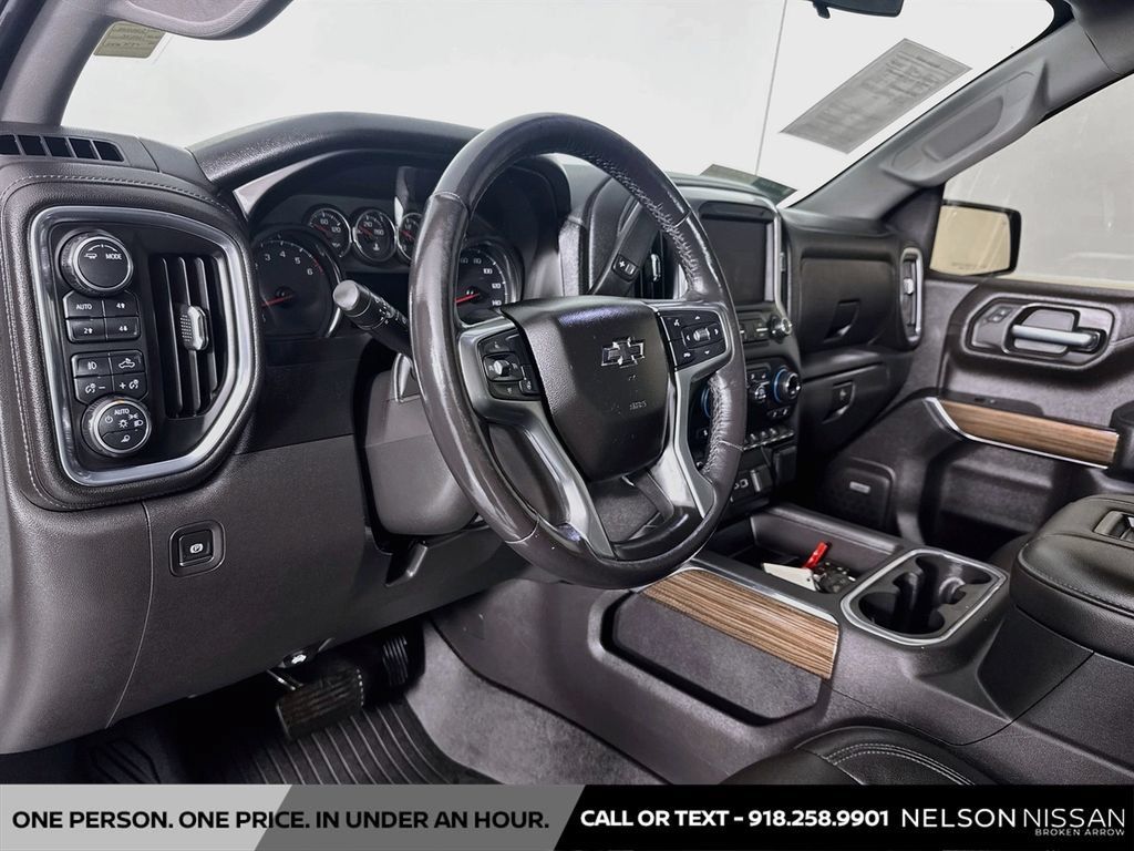Used 2020 Chevrolet Silverado 1500 LT Trail Boss AWD/4WD image 9