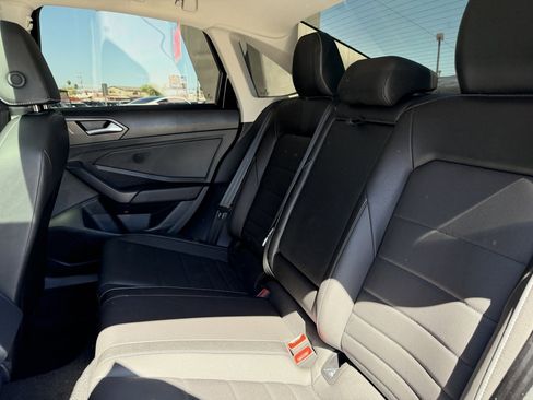 Used 2024 Volkswagen Jetta SE w/ Panoramic Sunroof Package image 34