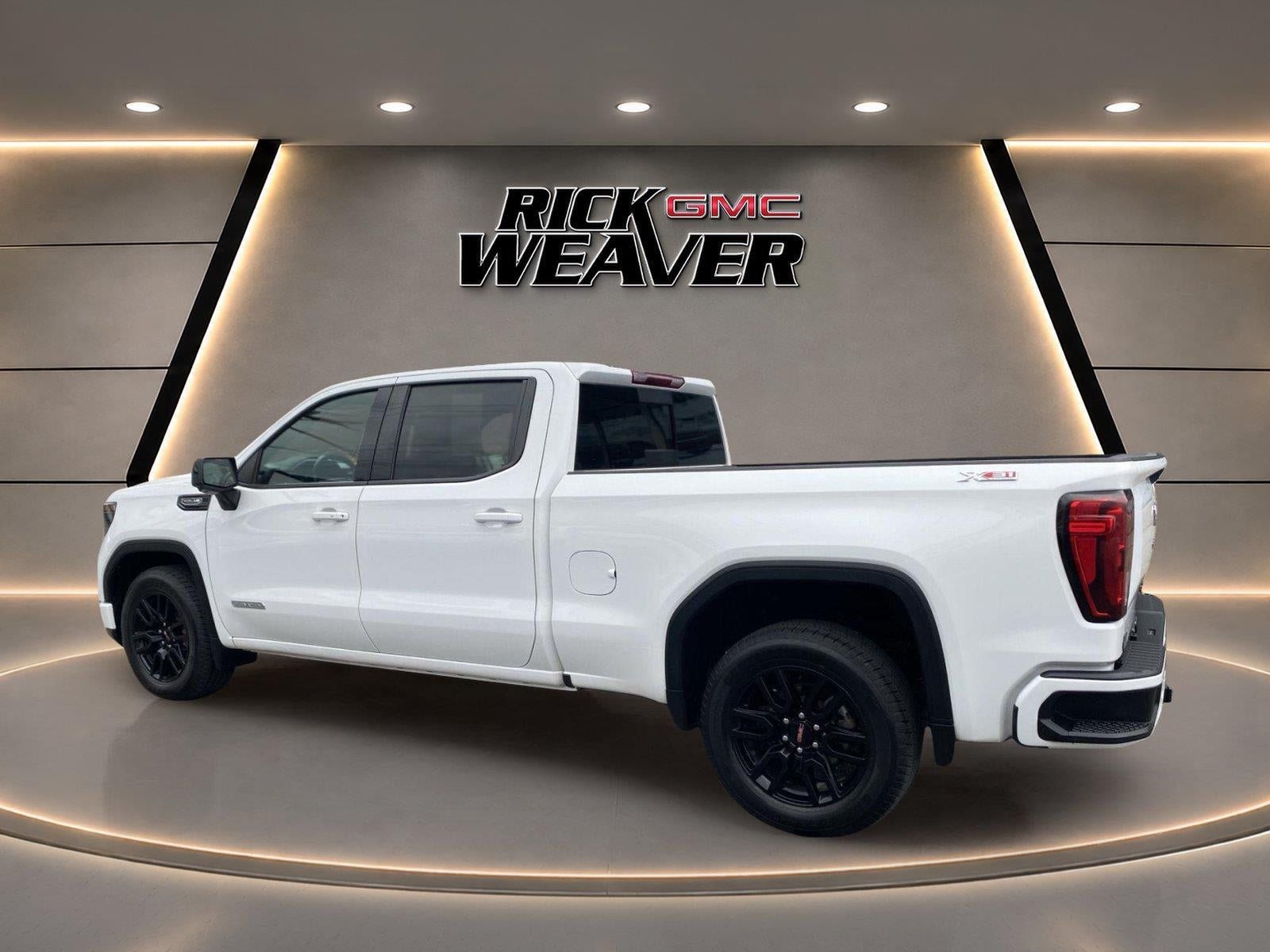 Used 2025 GMC Sierra 1500 Elevation w/ Elevation Premium Package AWD/4WD image 5