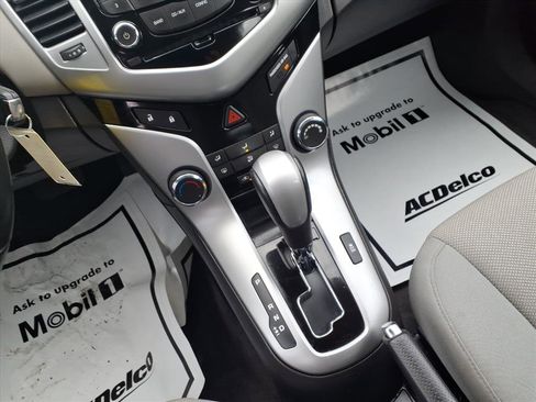 Used 2013 Chevrolet Cruze LT image 17