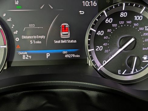 Used 2022 Toyota Highlander XLE FWD image 22