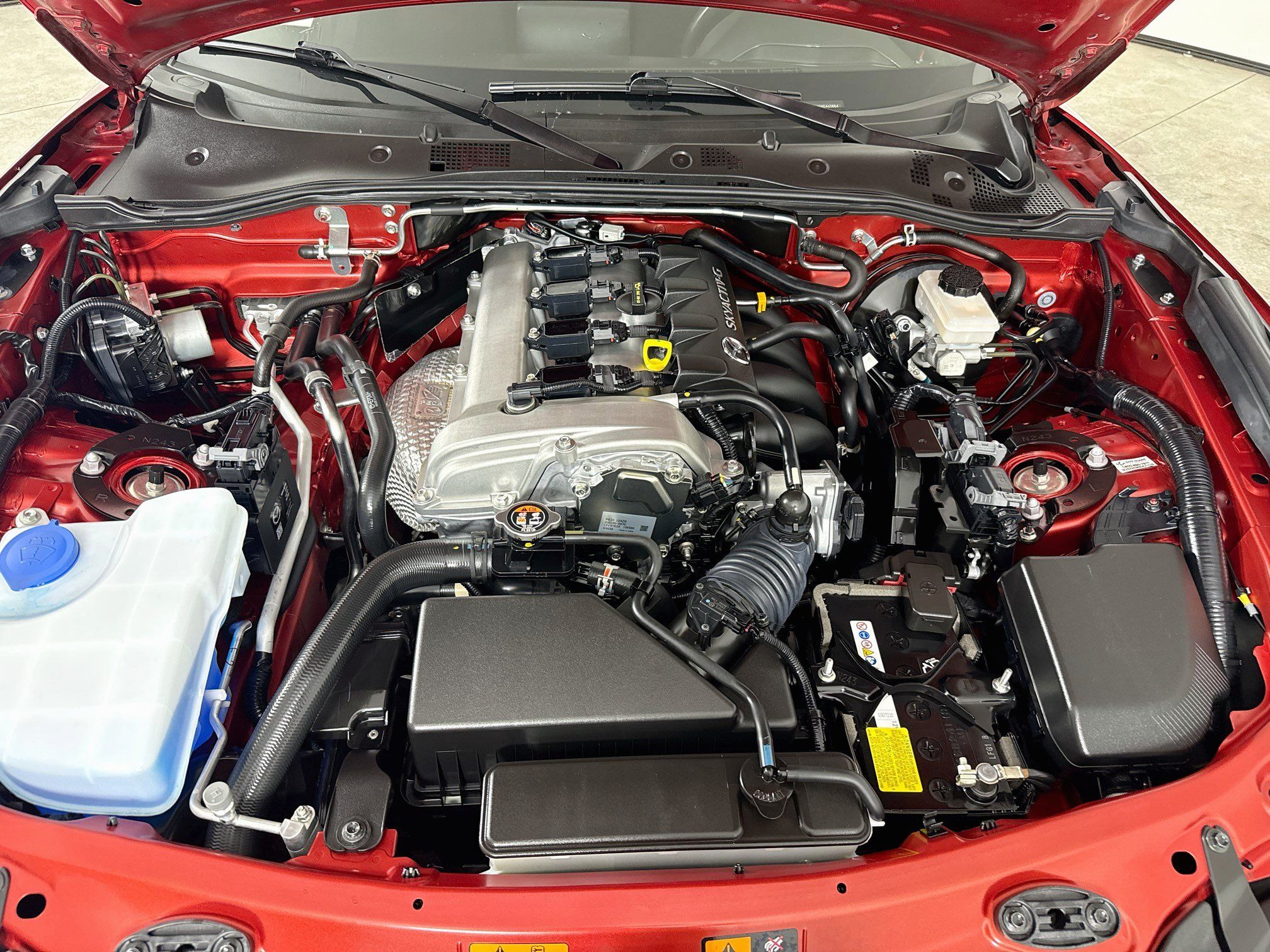 Used 2021 MAZDA MX-5 Miata Sport RWD image 25