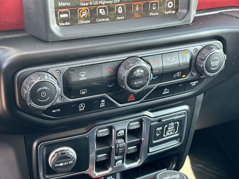 Used 2022 Jeep Wrangler Unlimited Rubicon image 19