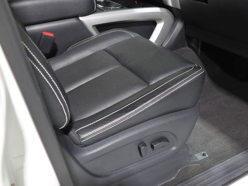 Used 2017 Nissan Titan PRO-4X w/ Pro-4x Convenience Package image 52