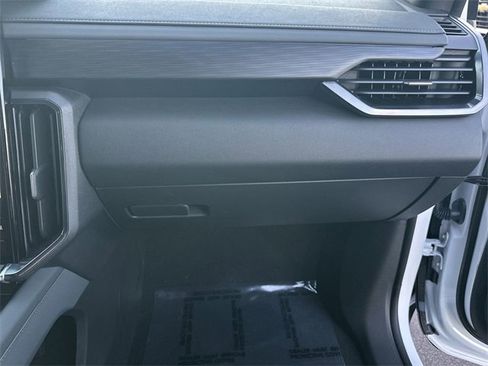 Used 2025 GMC Acadia AT4 w/ LPO, All-Weather Package image 29