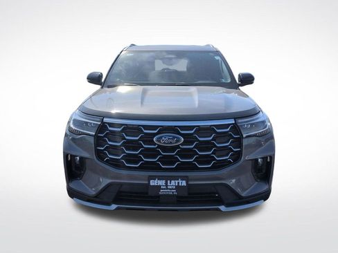 Certified 2025 Ford Explorer Platinum w/ Ultimate Package AWD/4WD image 11