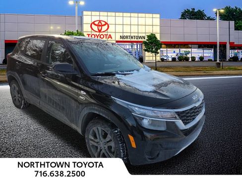 Used 2023 Kia Seltos LX image 1