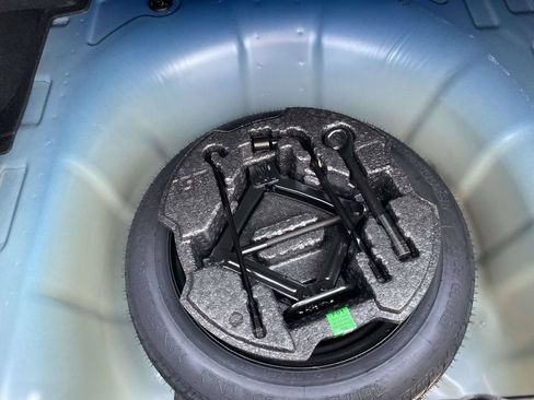 Certified 2025 Hyundai Elantra SEL FWD image 28