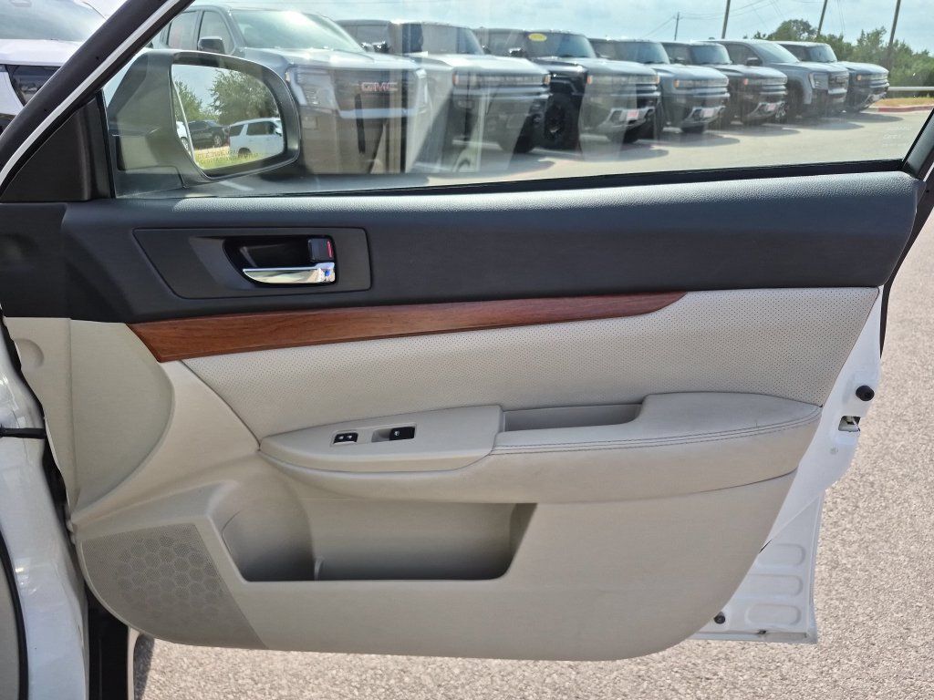 Used 2014 Subaru Outback 2.5i Limited AWD/4WD image 38