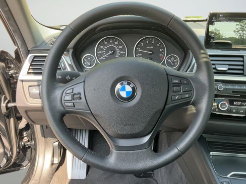 Used 2016 BMW 320i Sedan RWD image 22