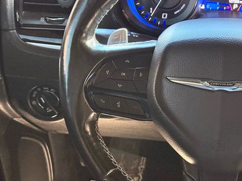 Used 2020 Chrysler 300 S image 33