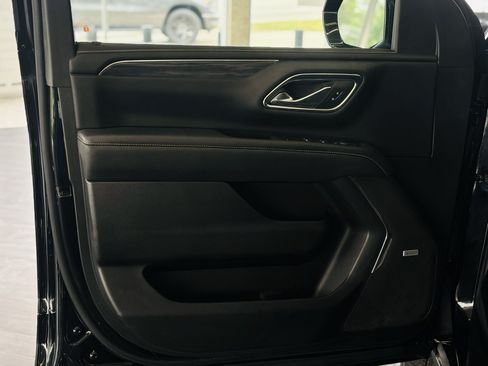 Used 2023 GMC Yukon SLT AWD/4WD image 32