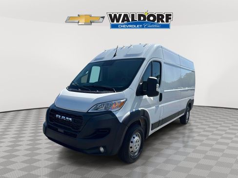 Used 2025 RAM ProMaster 2500 w/ Convenience Group FWD image 3