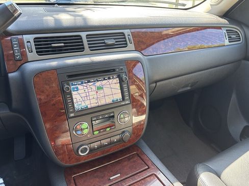 Used 2011 Chevrolet Tahoe LTZ RWD image 44