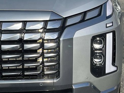 Used 2024 Hyundai Palisade Calligraphy image 10