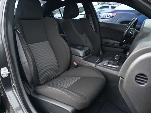 Used 2022 Dodge Charger R/T w/ Blacktop Package image 17