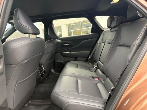 Used 2025 Toyota Crown Signia w/ Advanced Technology Package image 19